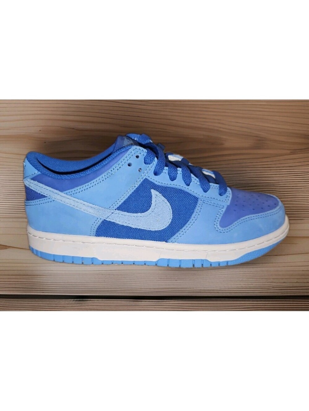 Nike Dunk Low SE Game Royal University Blue (GS) Size 6y/7.5W